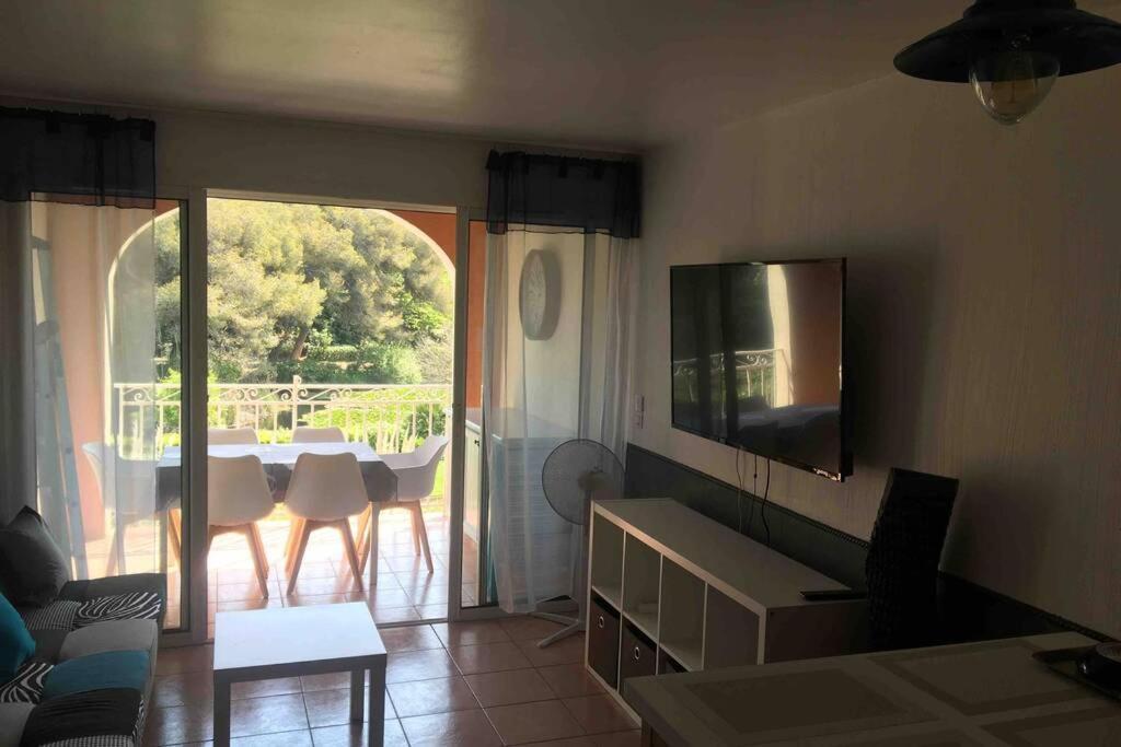 Appartement T2 Avec Piscine A 100 M De La Plage Six-Fours-les-Plages Exterior photo