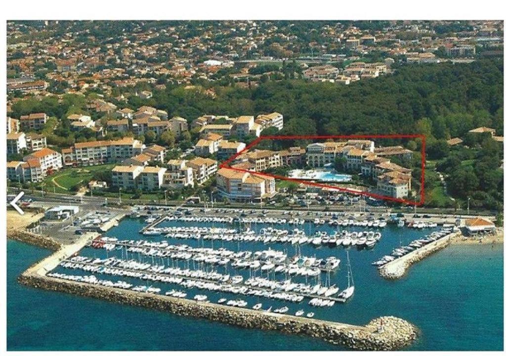 Appartement T2 Avec Piscine A 100 M De La Plage Six-Fours-les-Plages Exterior photo