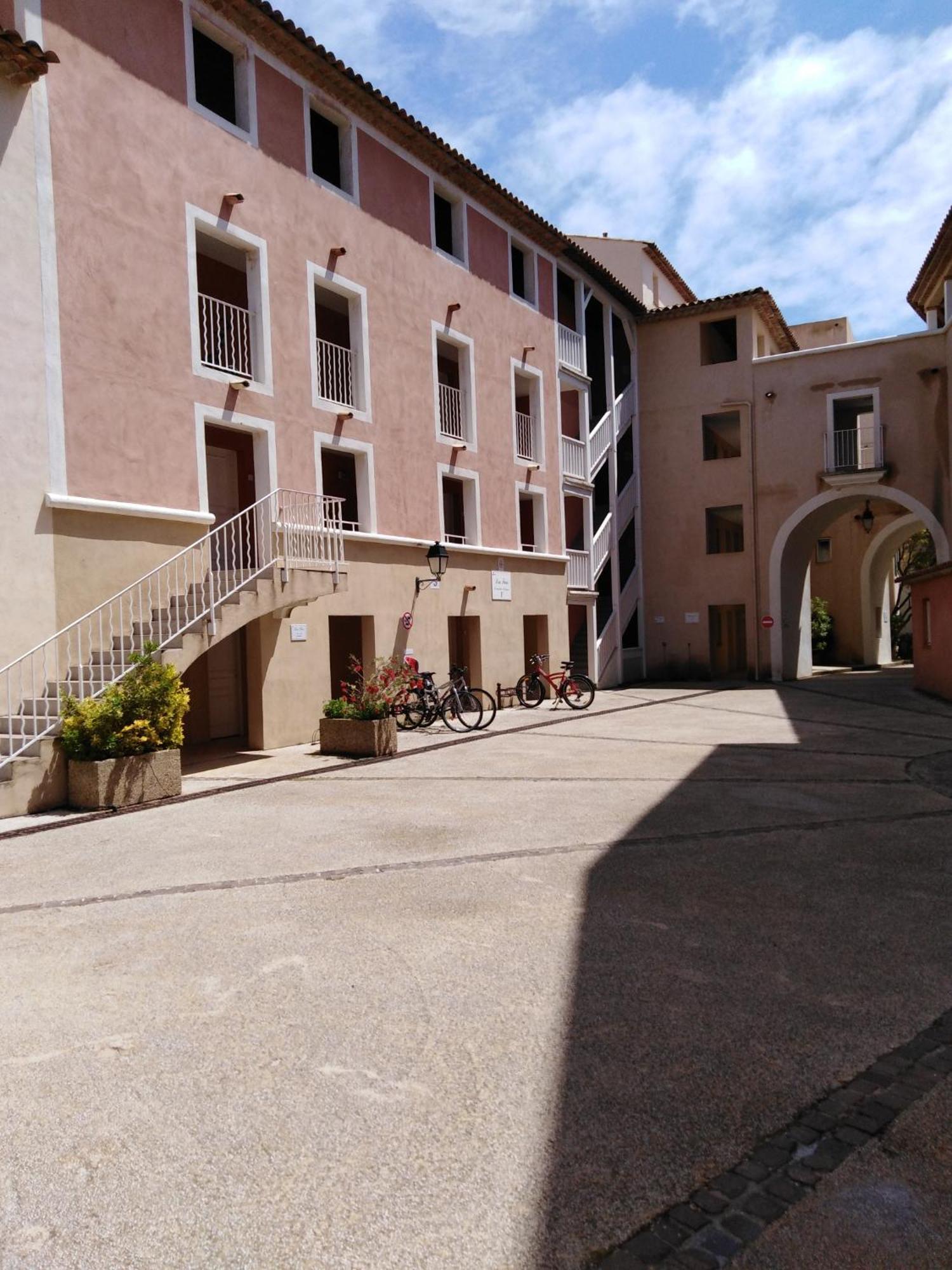 Appartement T2 Avec Piscine A 100 M De La Plage Six-Fours-les-Plages Exterior photo